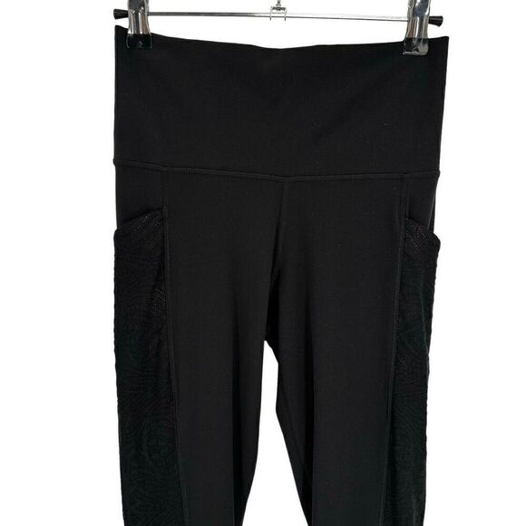 Athleta Salutation Stash II Lace 7/8 Tight Leggings Black XS - Picture 3 of 11